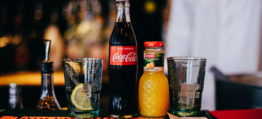 Refrescos ligeros con limón y plantas: por qué hoy se buscan más que antes - Nutrición