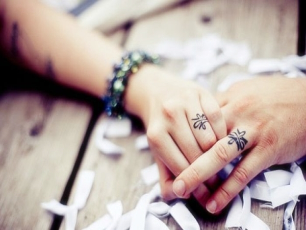 Tattoo de anillo de compromiso