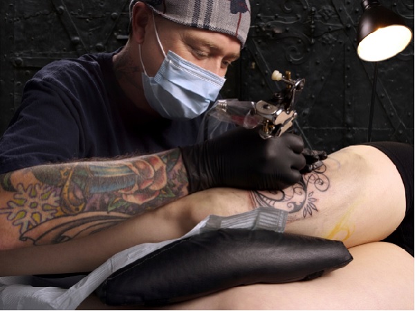 &iquest;Por qu&eacute; es necesario retocar tatuajes?