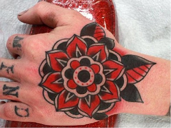 Tatuaje tradicional vs old school