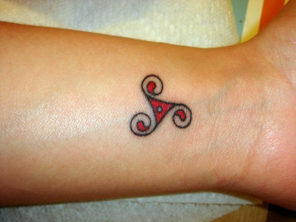 &iquest;Cu&aacute;l es el significado del tatuaje triskelion?