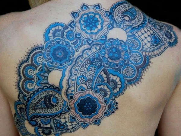 Significado del tatuaje en color azul