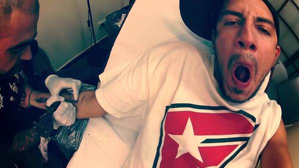 Consejos para sobrellevar el sufrimiento de hacerse un tatuaje