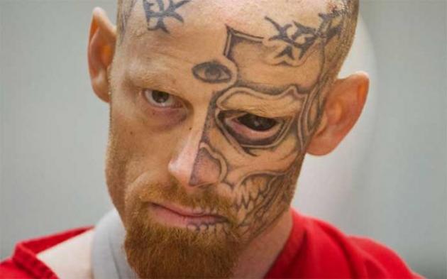 Tatuaje ocular, extravagancia extrema