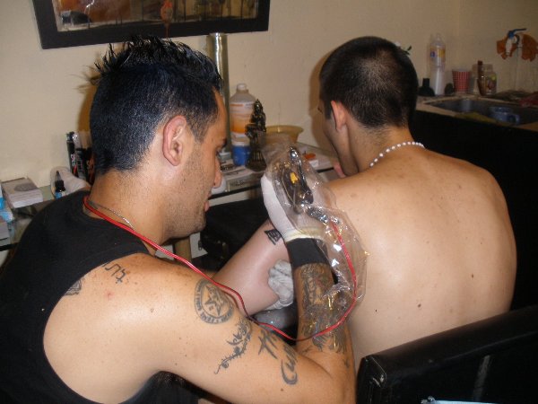 Trucos para ahorrar dinero y&nbsp; hacerte un tatuaje