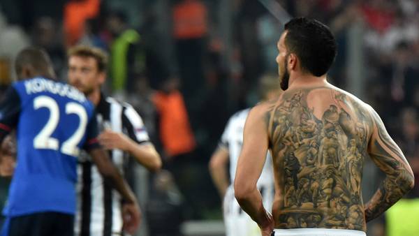 Significado de los tatuajes de Carlos T&eacute;vez