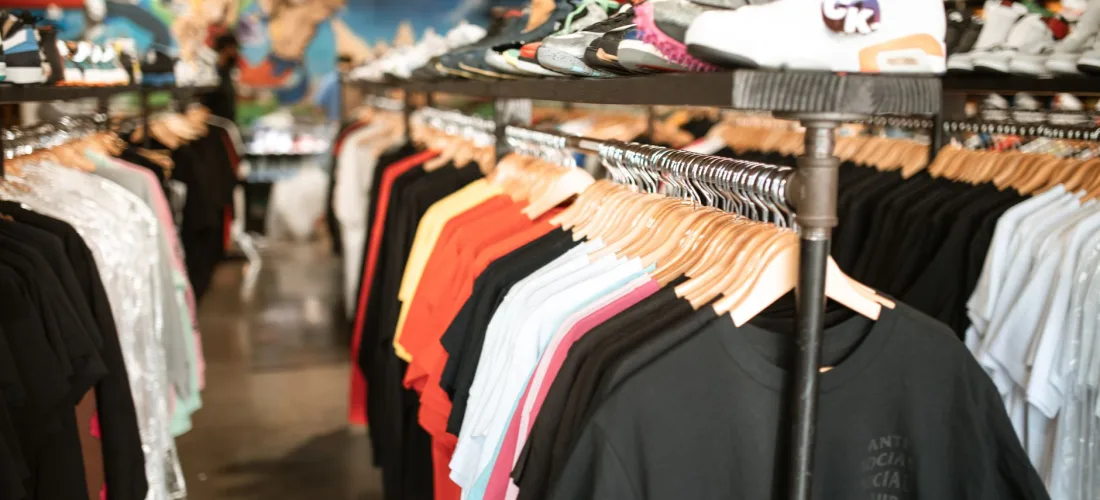 La nueva ropa friki que sí se usa todos los días - Productos