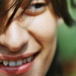 Los riesgos del piercing en la boca. (tatuajex.com) Todos los derechos reservados.