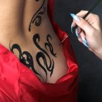 Conoce los riesgos de tatuajes temporales con henna negra. (tatuajex.com) Todos los derechos reservados.