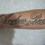 La última moda es tatuarse el nombre de los hijos. (tatuajex.com) Todos los derechos reservados.