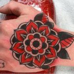 Tatuaje tradicional vs old school. (tatuajex.com) Todos los derechos reservados.