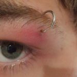 ¿Qué hacer con un piercing infectado?. (tatuajex.com) Todos los derechos reservados.