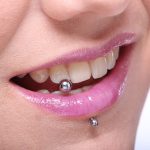 ¿Qué son los piercing banana y cómo se limpian las joyas?. (tatuajex.com) Todos los derechos reservados.
