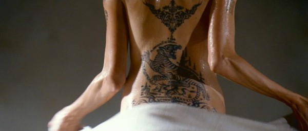 tatuajes-angelina-jolie
