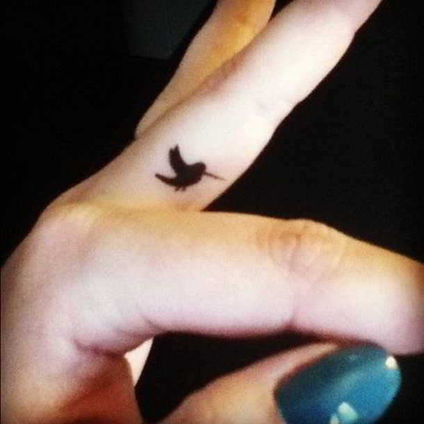 Tres diseños de tatuajes para los dedos - 1